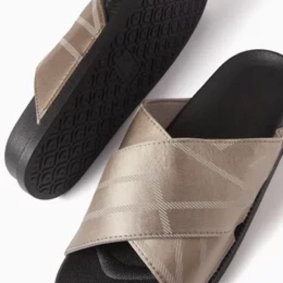 KITH Large Monogram Criss Cross Slides - Picture 6 of 7